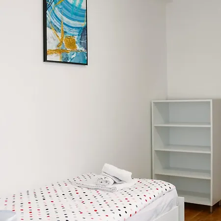 Rosa Apartamento Pale